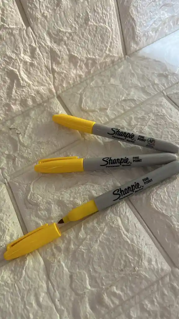 Sharpie Amarillo Delgado Permanente