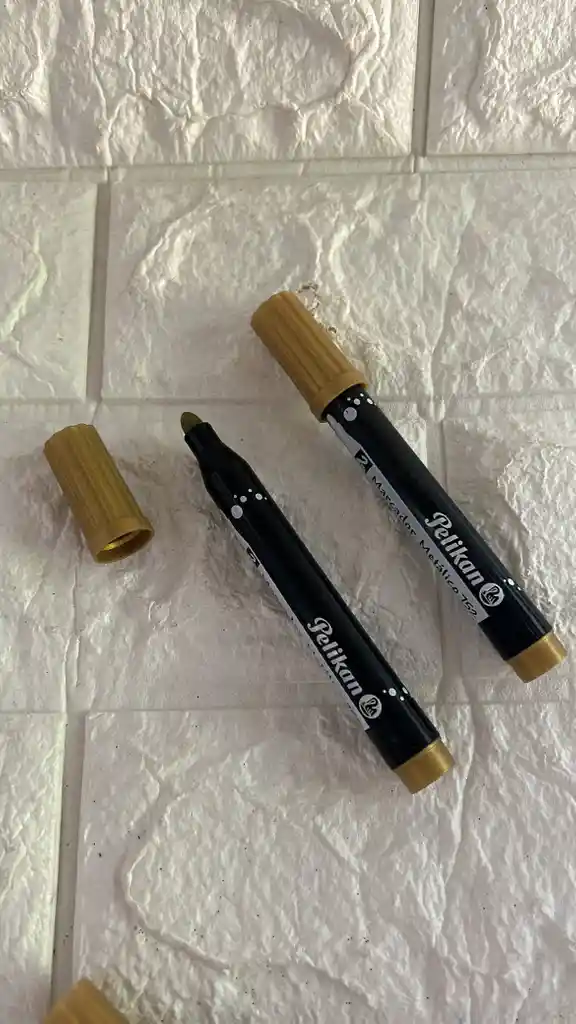 Marcador Grafico Dorado