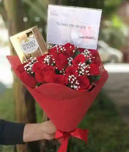 Bouquet 24 Rosas En Tela Con Chocolate Ferreros