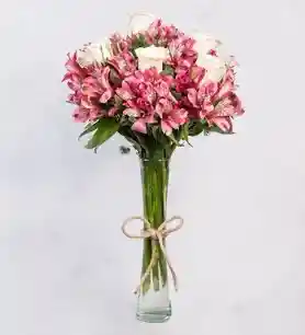 Astromelias Y Rosas Blancas