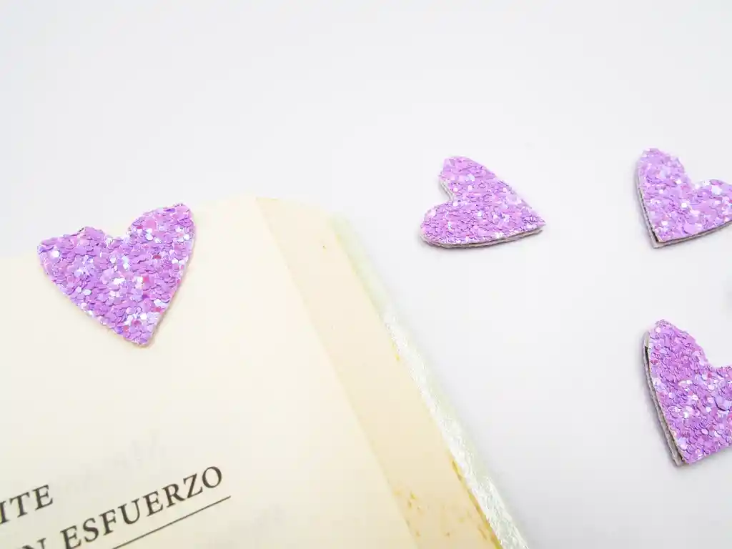 Separador De Libros Corazón Lila