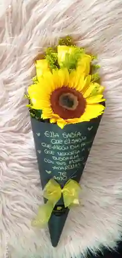 Cono De Girasol Y Rosas Amarillas