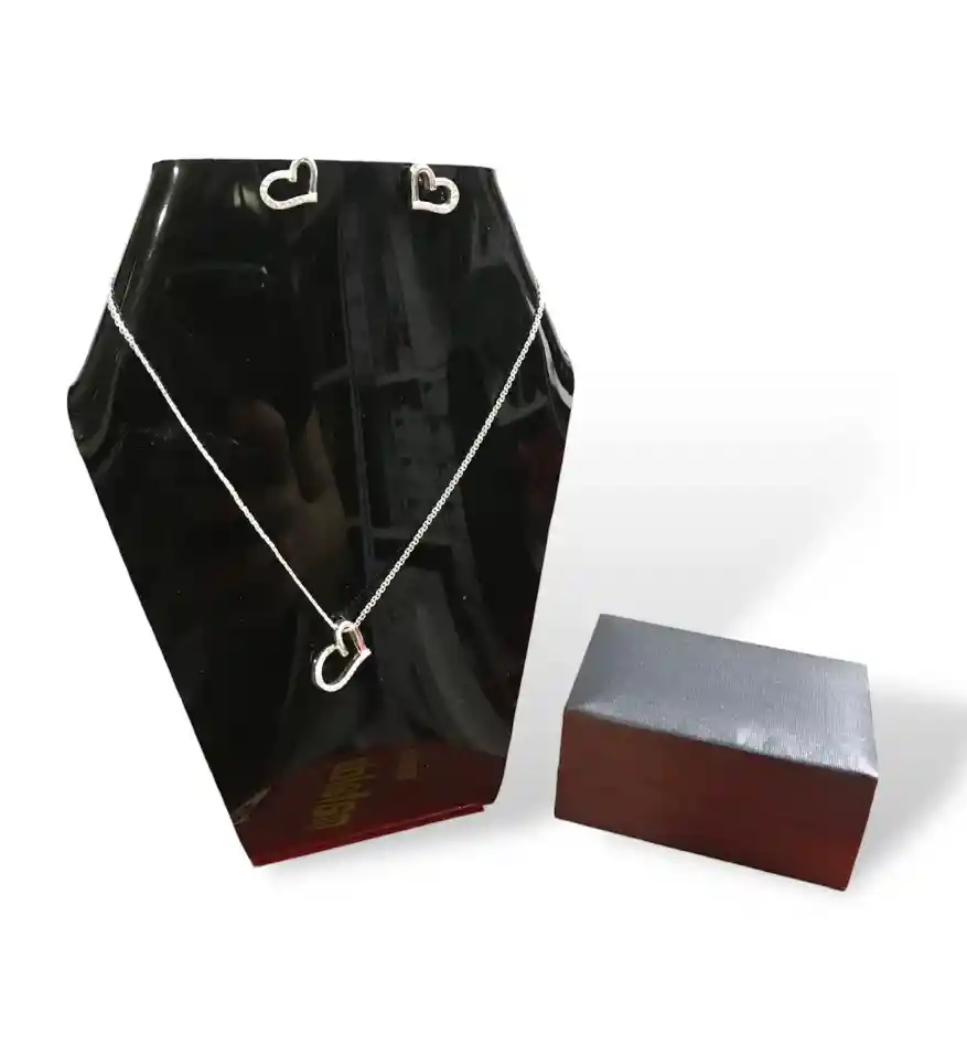 Trío Plata Ley 925 - Corazon Ovalado Perlado (aretes + Cadena + Dije + Estuche De Lujo