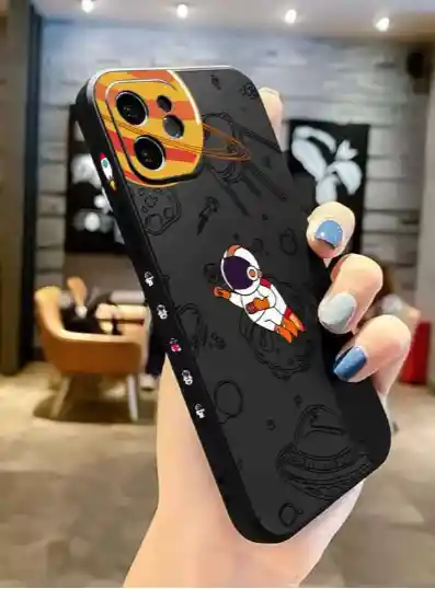 Forro Iphone 11 Shein Astronauta