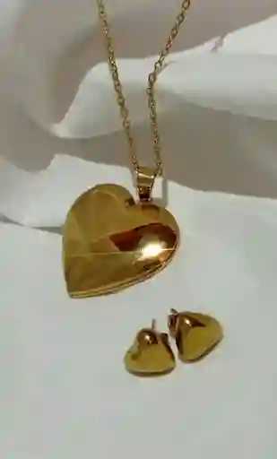 Juego Relicario Corazón Dorado Con Aretes Collar Cadena Para Fotos En Acero