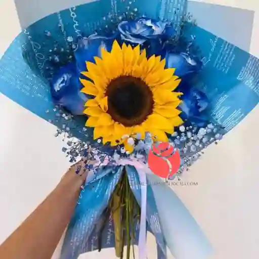 Ramillete De Flores Azules Y Girasol En Cali