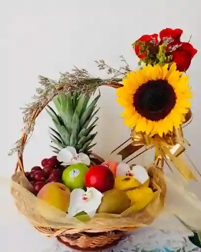 Arreglo Con Frutas Y Flores