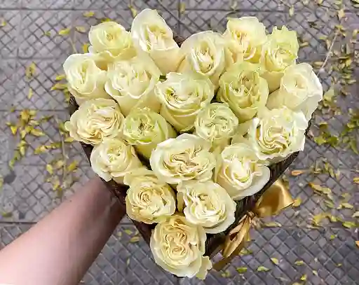 Corazon De Rosas Blancas En Cali