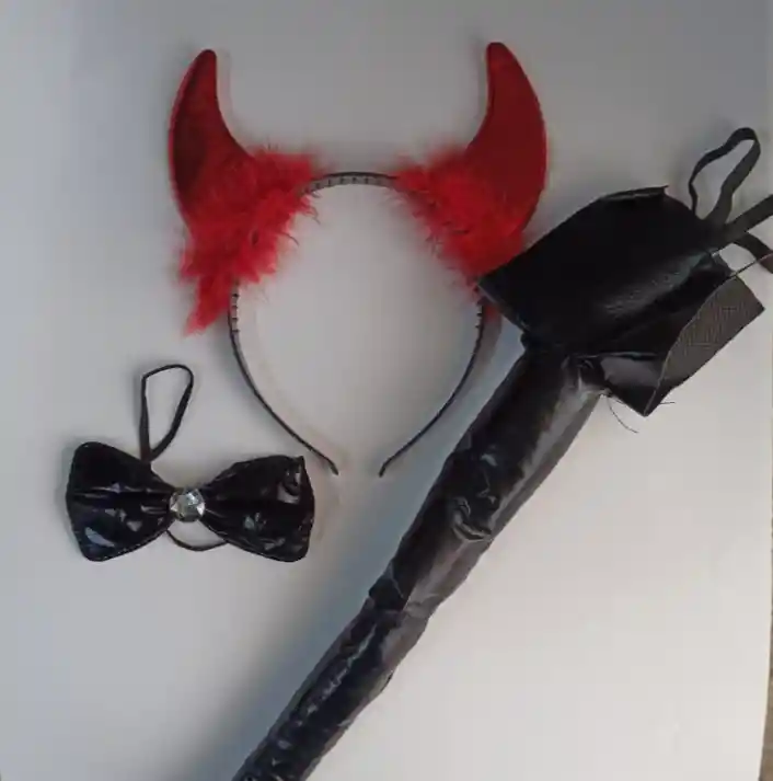 Set Diadema, Corbatin Y Cola Diablo Rojo Y Negro Satin Disfraz Halloween