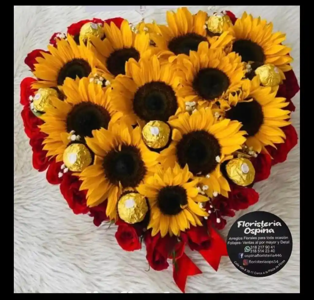 Arreglo En Corazón Con Girasoles, Rosas Rojas Y Chocolates