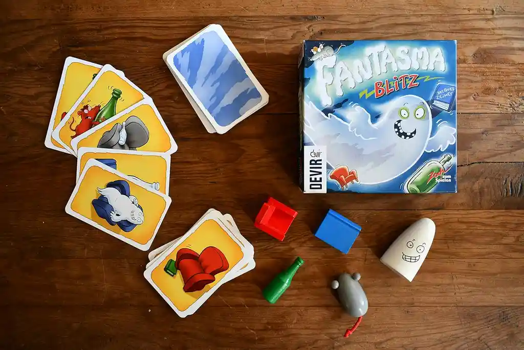 Juego De Mesa Fantasma Blits Cartas Familiar