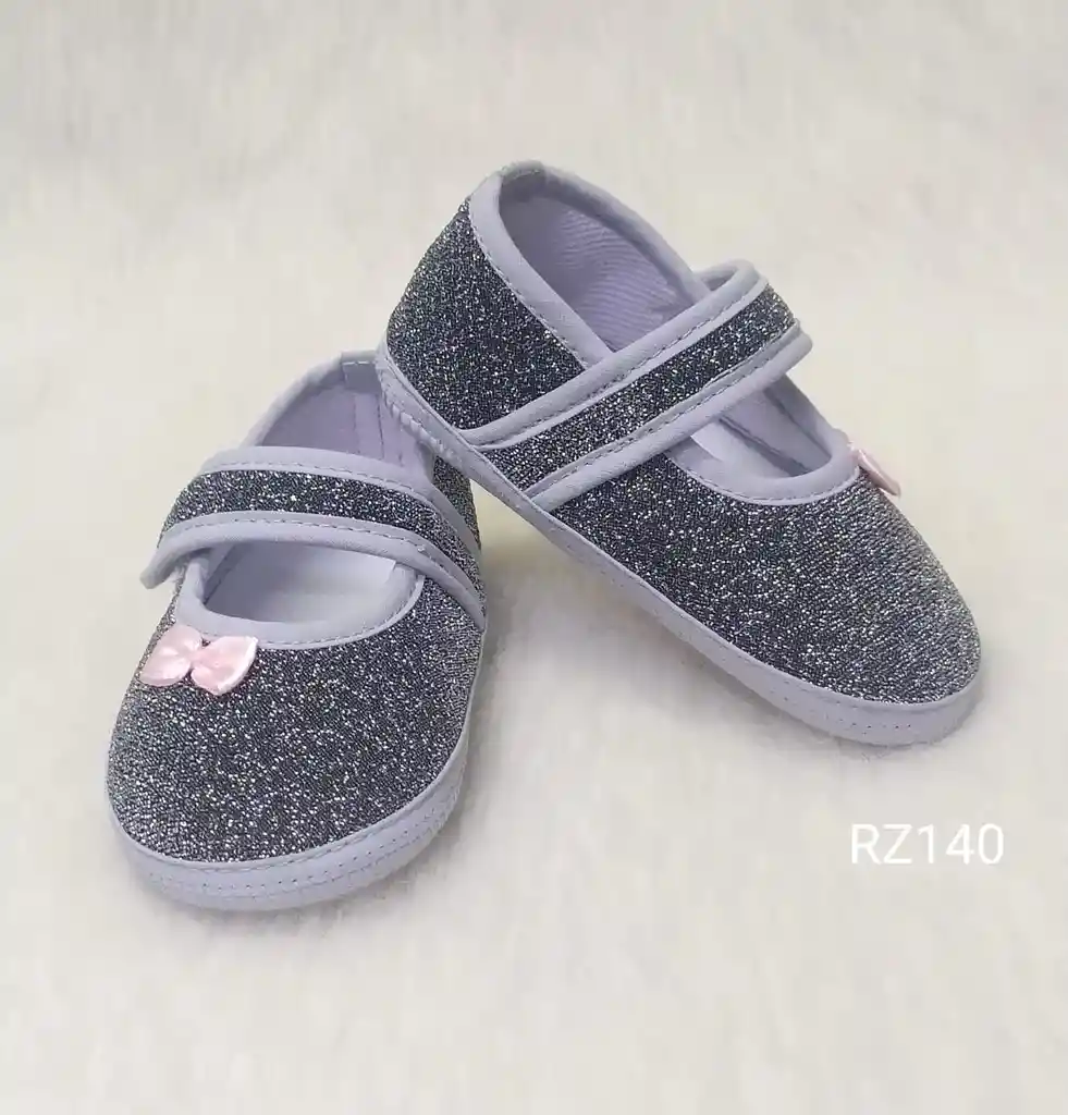 Zapato Gris Escarchado Tipo Mafalda No Caminador Niña Talla 20