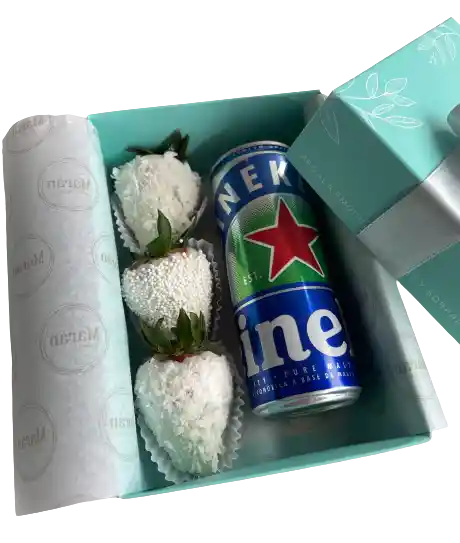 Caja De 3 Fresas Cubiertas Con Chocolate Blanco Más Cerveza Heinekeen