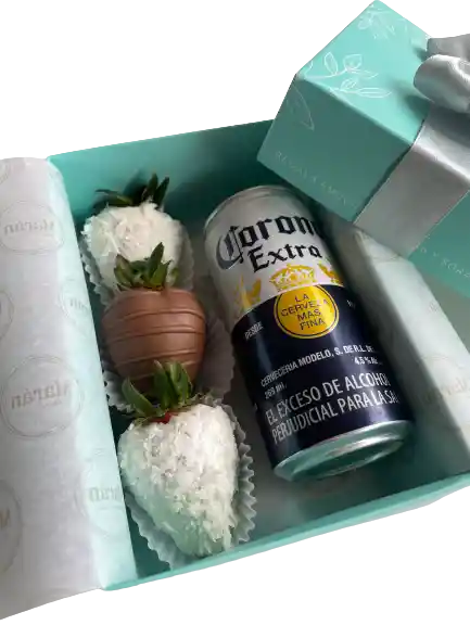 Caja De 3 Fresas Cubiertas Con Chocolate Blanco Y Café Más Cerveza Heineken