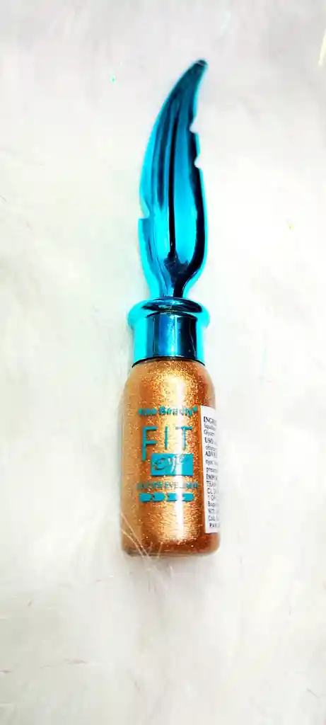 Delineador Sombra Liquida Para Ojos Con Glitter Marca Kiss Beauty