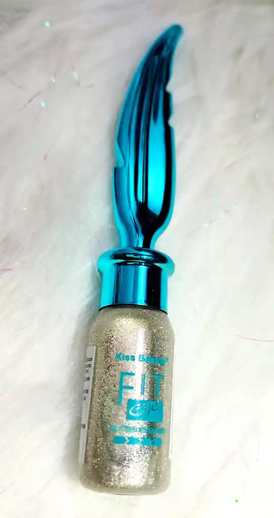 Delineador Sombra Liquida Para Ojos Con Glitter Marca Kiss Beauty