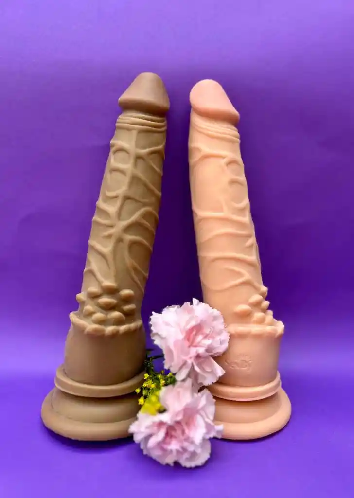 Dildo Con Chupa De Silicona Gelatina, Ultrasuave. Modelo A Piel, Marca Yeain