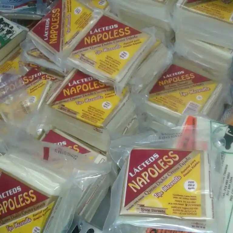 Queso Napoles Entero 500g