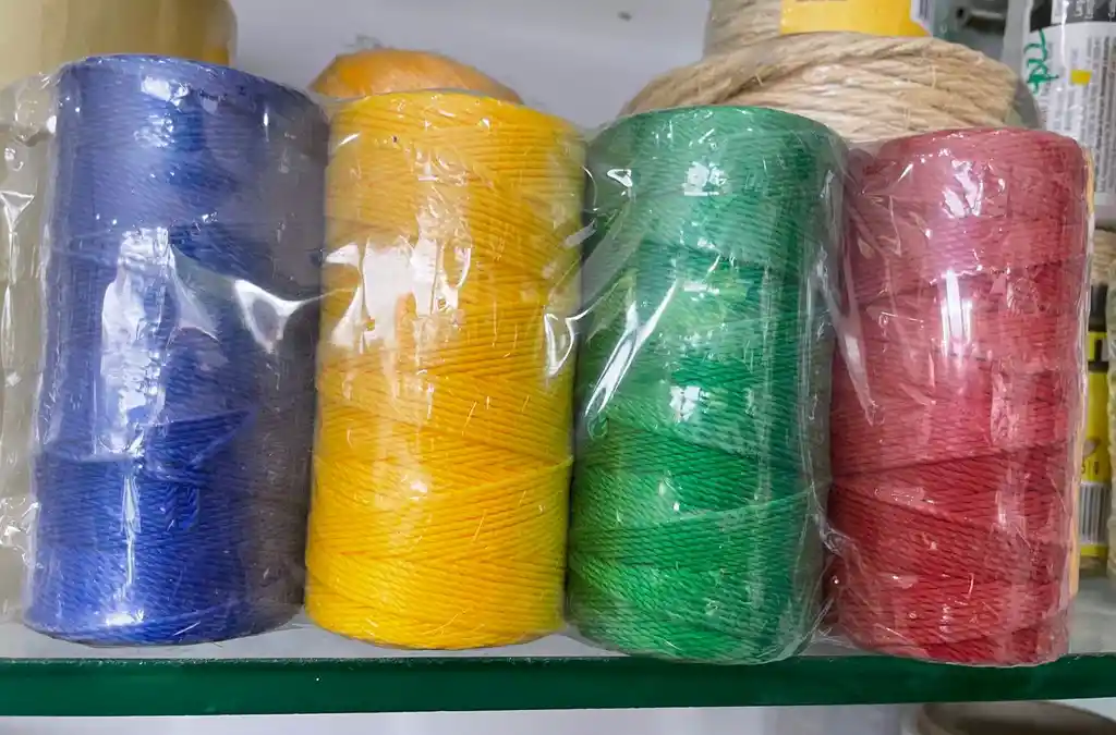 Nylon En Colores Surtidos X 176mts