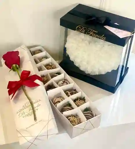 Corazon De Rosas Blanco + Caja X 16 Fresas Con Chocolate.