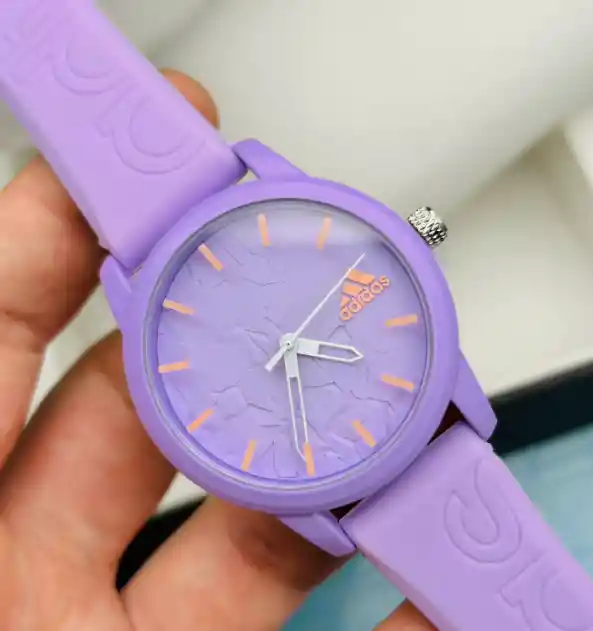 Reloj Analógico De Pulso En Goma Adidas Color's Morado