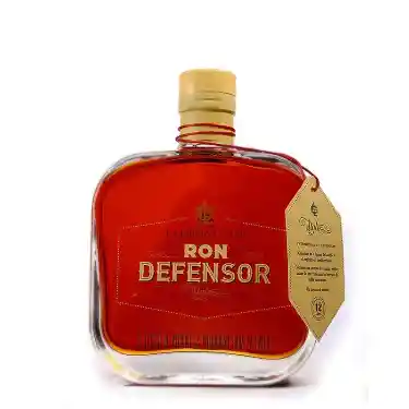 Ron Defensor Style 700 Ml