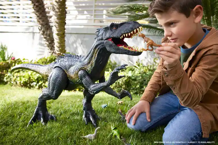 Dinosaurio Super Colossal Indoraptor Jurassic World 2023