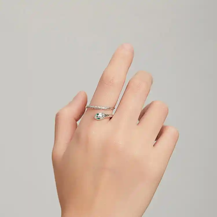 Anillo Para Mujer Serpiente Ajustable Fabricado En Plata 925