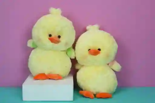 Peluche Pato Con Maleta De Sapo 25cm