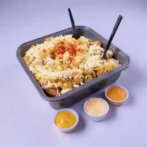 Salchipapa Bravas para 4