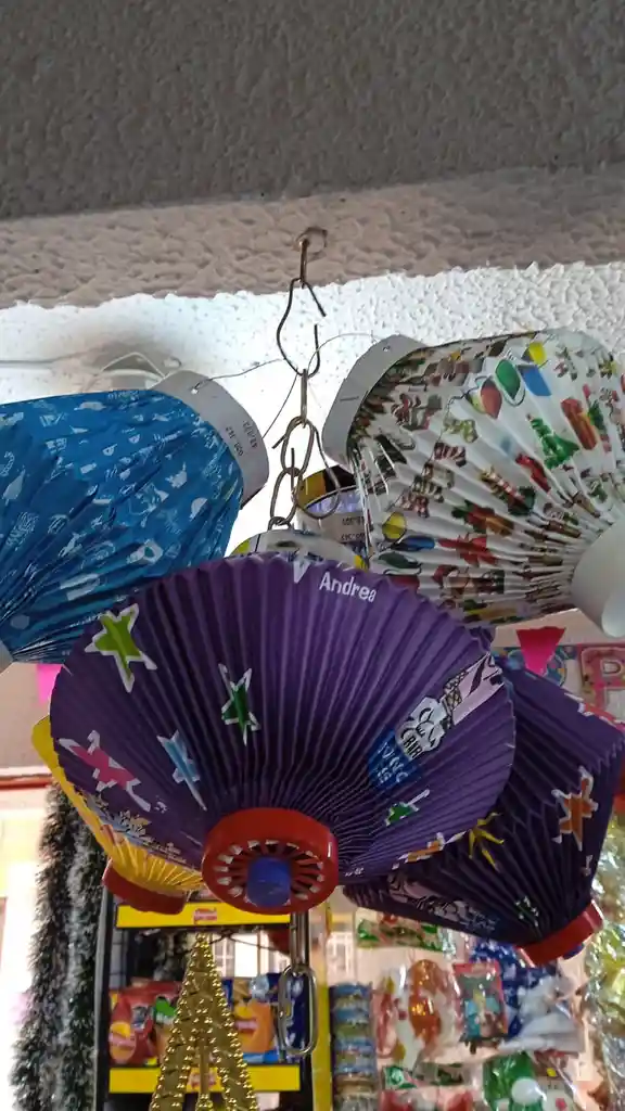 Faroles Tipo Acordeón De Papel Grueso Y De Colores