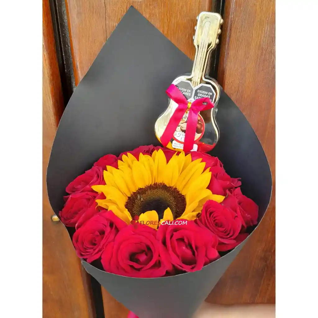 Bouquet Circular Rosa Roja, Girasol Y Chocolate