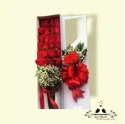 Detalle / Regalo Caja De 24 Rosas