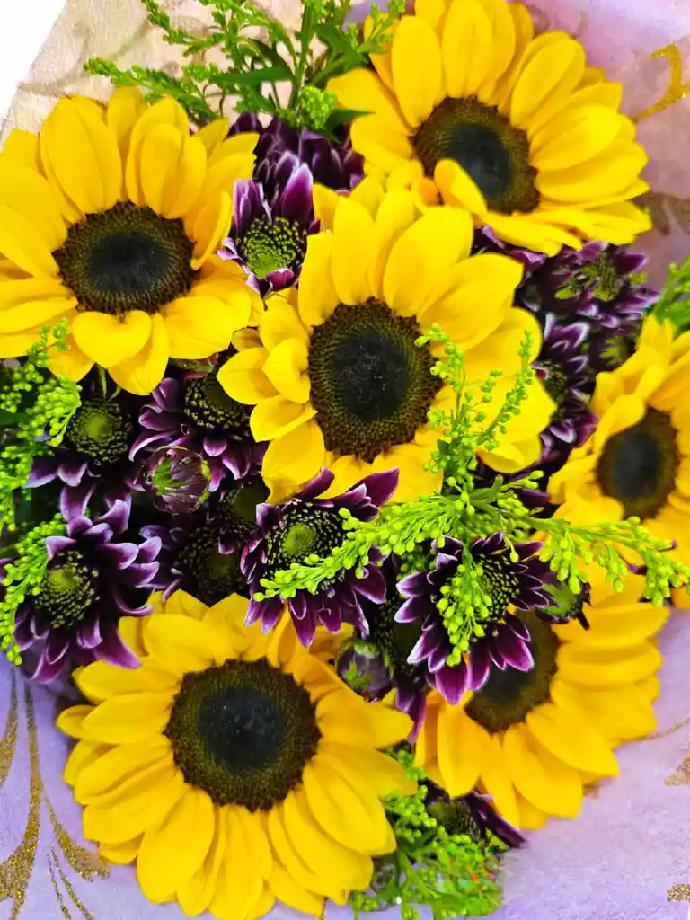 Bouquet De Mini Girasoles