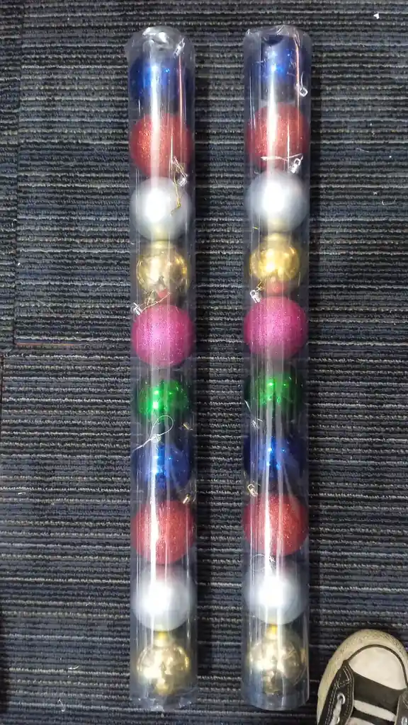 10 Bolas De Navidad Colores Variados En Tubo De 7cm (en El Tubo Vienen Escarchadas, Opacas Y Brillantes).