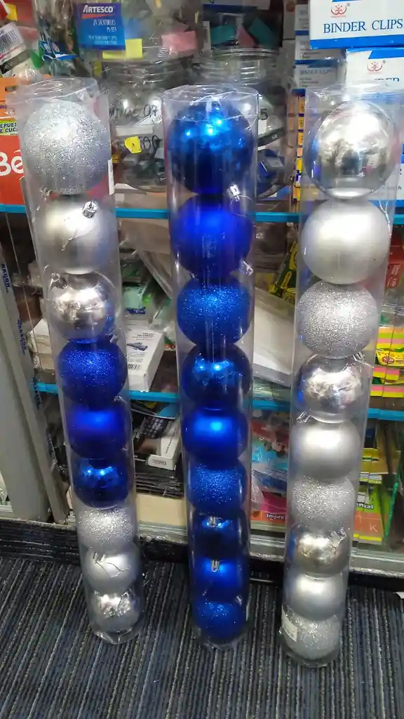 9 Bolas De Navidad Azules En Tubo De 8cm (en El Tubo Vienen Escarchadas, Opacas Y Brillantes).