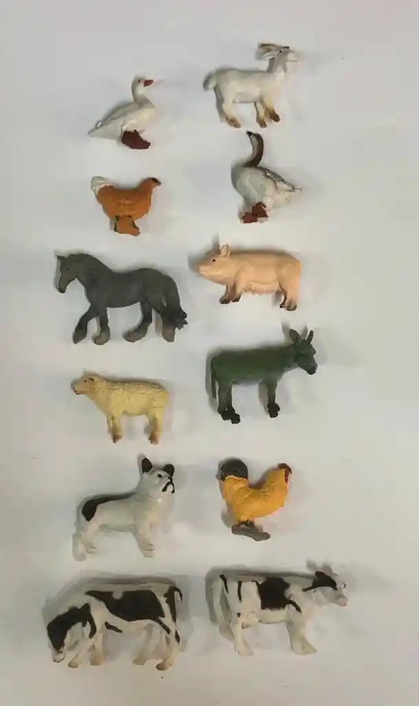 Animales De Granja 4cm X12 Pesebre Maqueta Material Resina Pvc Ref 112