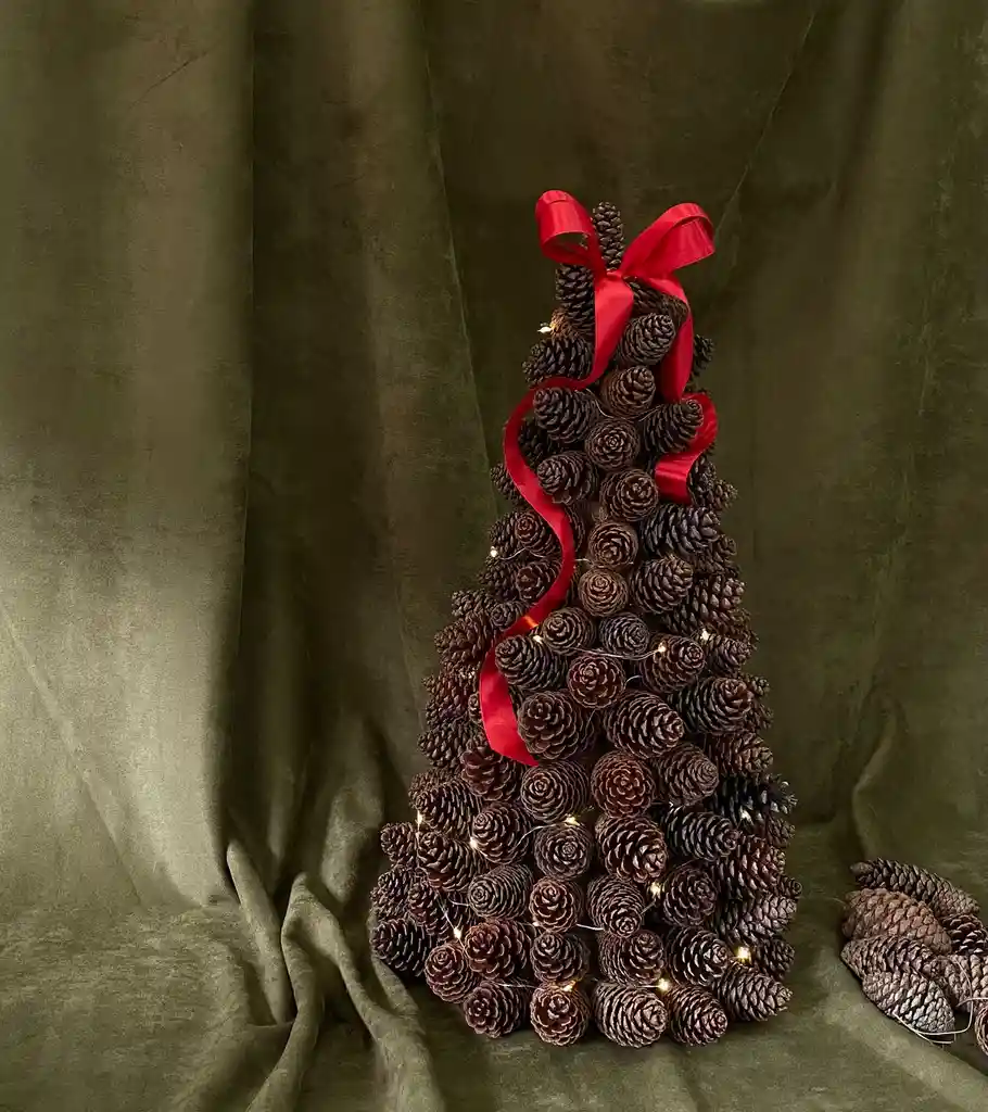 Árbol De Navidad Pino De Navidad En Piñas