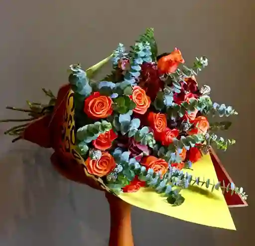 Bouquet Con 12 De Rosas