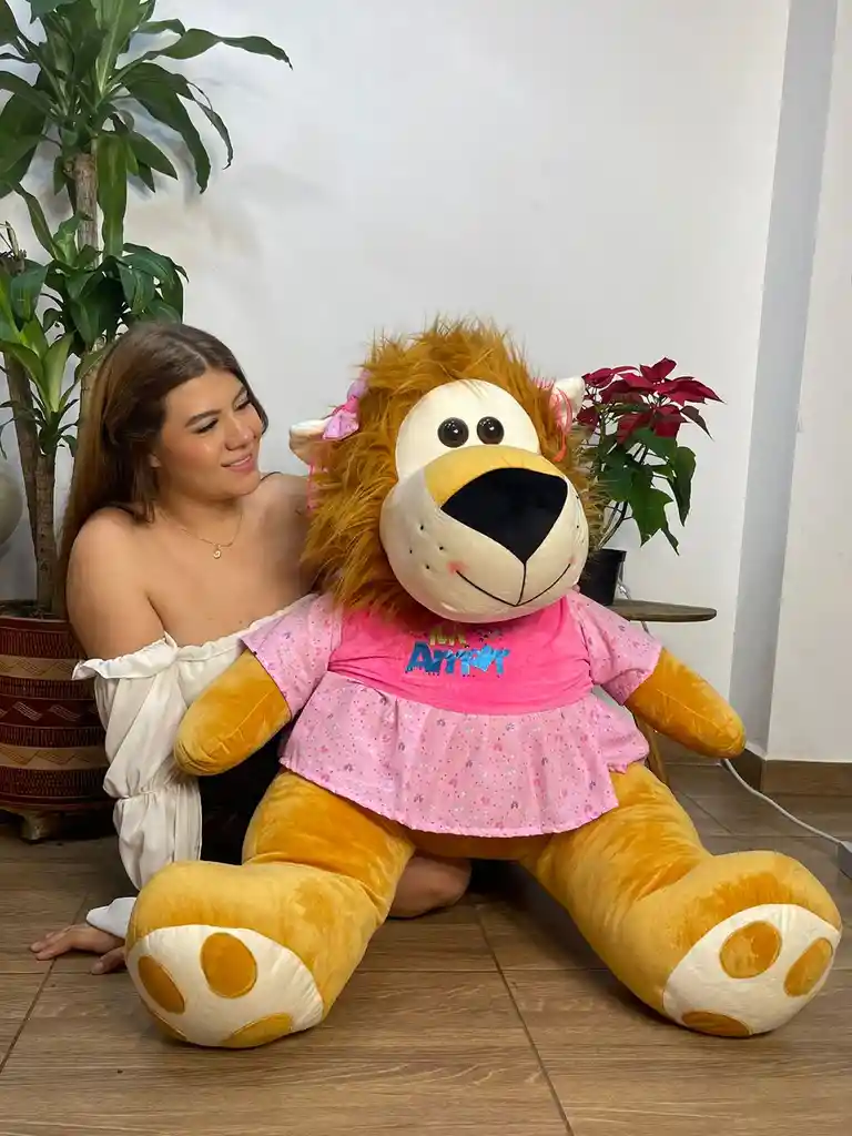 Peluche De Leona Con Vestido Gigante