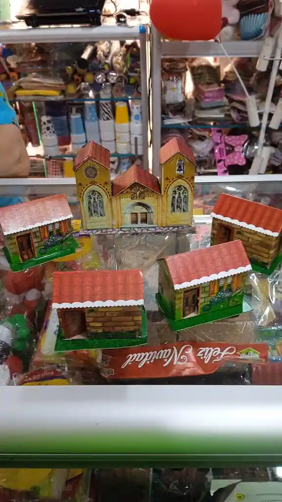 Kit Para Pesebre En Cartón (iglesia Y Casas)