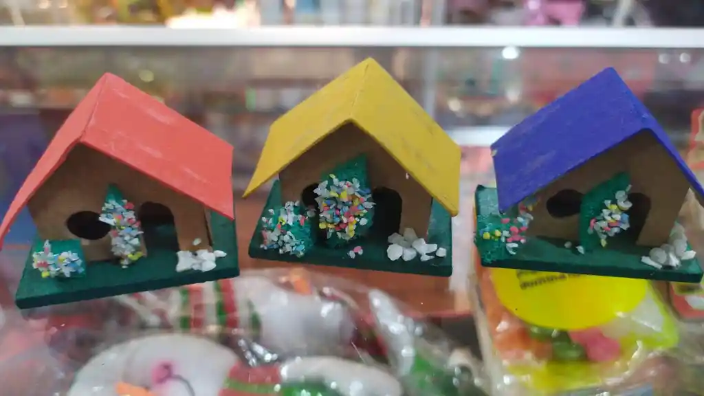 Casitas Pequeñas Con Techo De Color