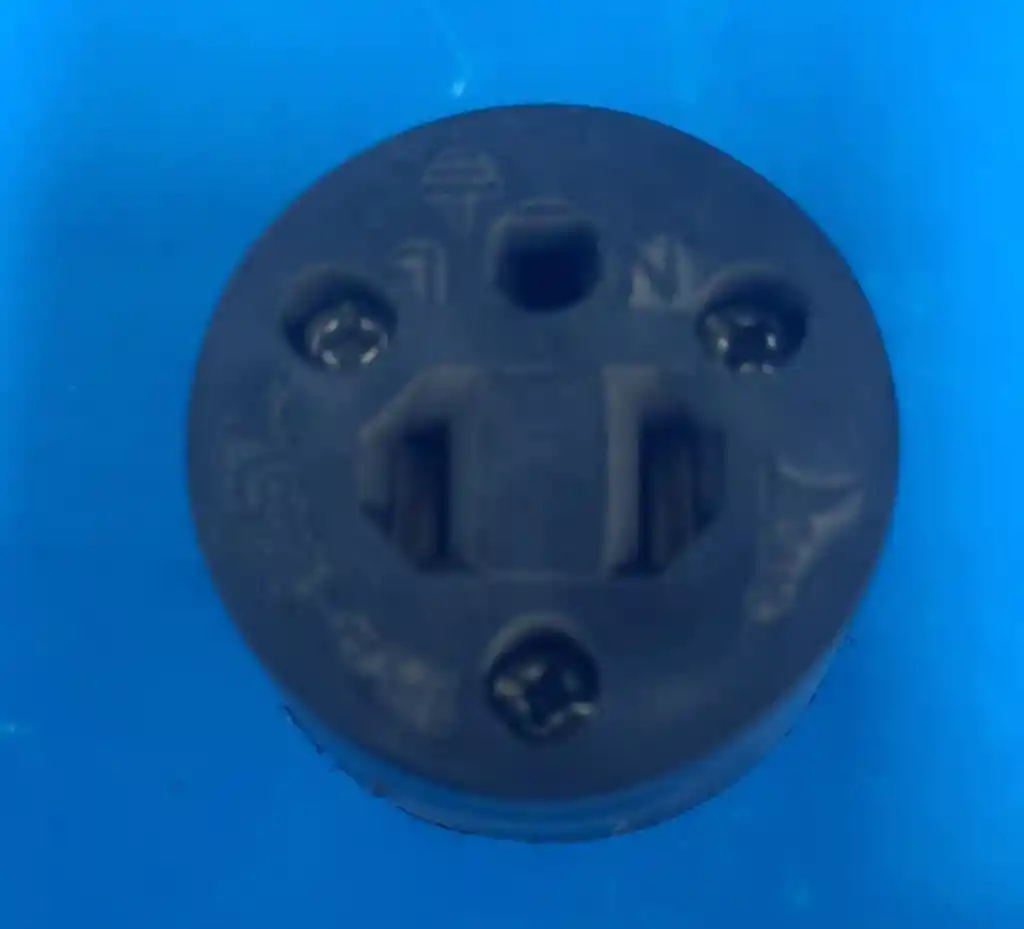 Toma Aéreo Caucho Polo A Tierra 15a 125v