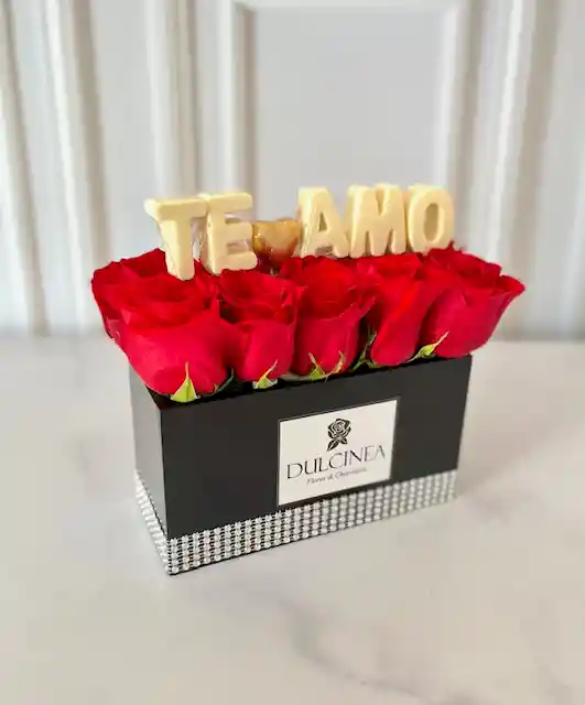 Box De 10 Rosas Letras De Chocolate Te Amo