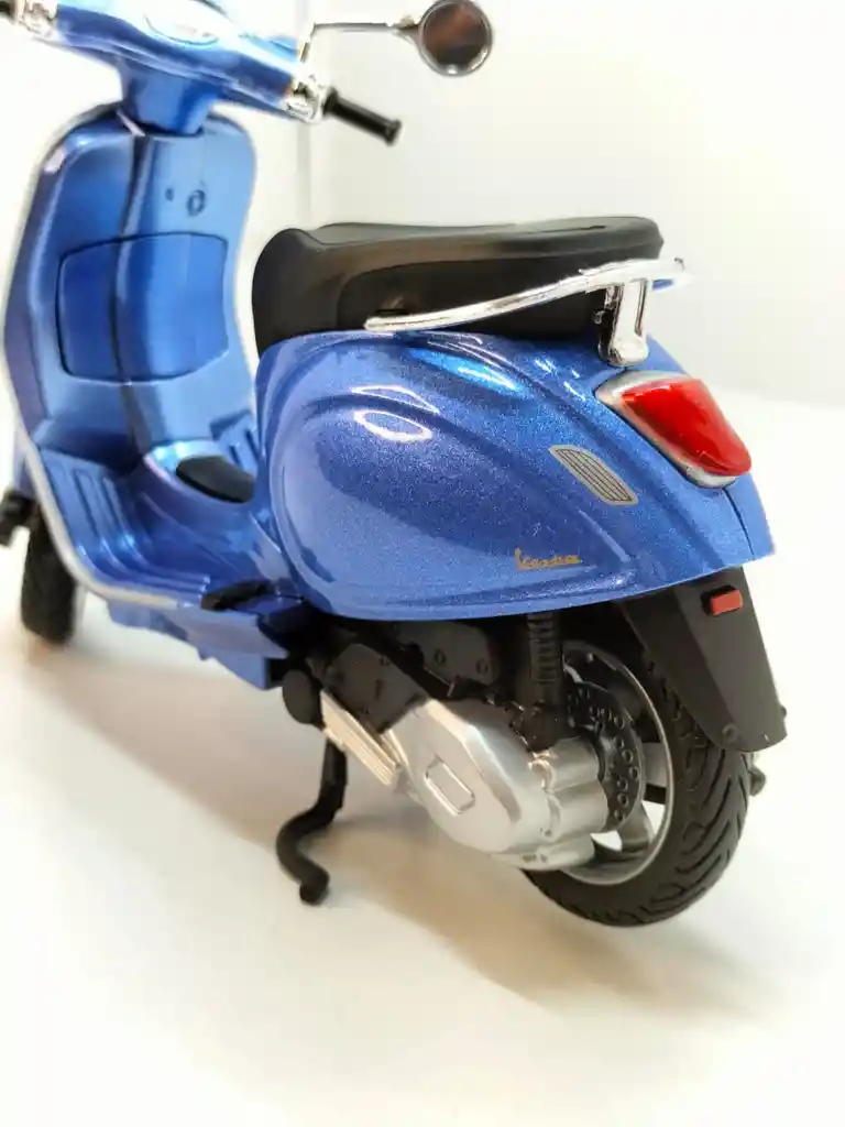 Maisto Vespa Motocicleta en Miniatura Azul