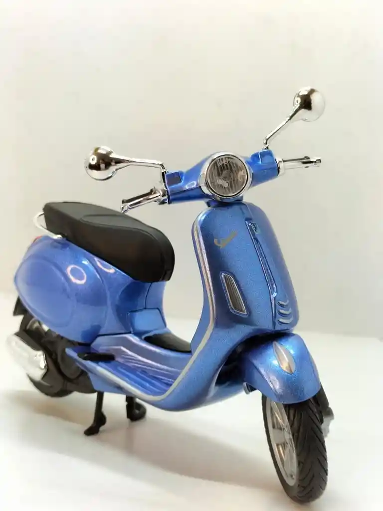 Maisto Vespa Motocicleta en Miniatura Azul