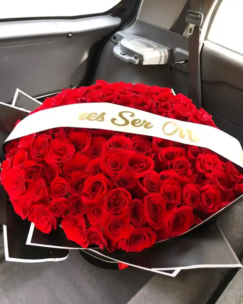 Ramo 250 Rosas Rojas Con Cinta Personalizada