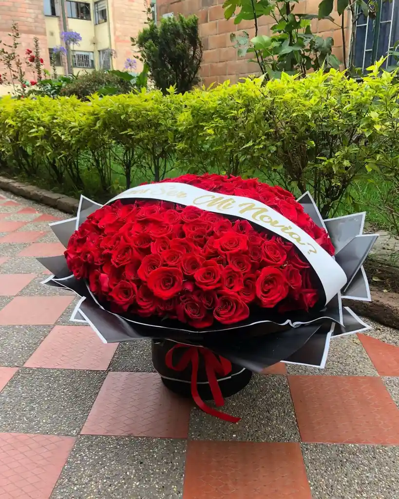 Ramo 250 Rosas Rojas Con Cinta Personalizada