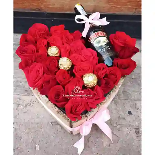 Corazon X30 Rosas, Ferrero Y Bayleys