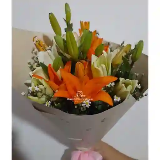 Bouquet De Lirios
